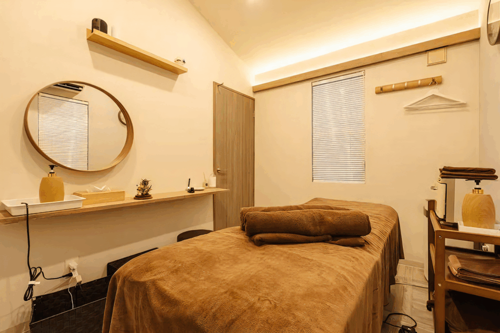 完全個室の予約制サロンで、安心のひとときを